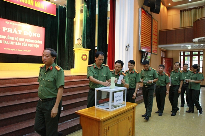 Học viên An ninh ủng hộ đồng bào vùng bão lũ các tỉnh miền Trung - Ảnh minh hoạ 4